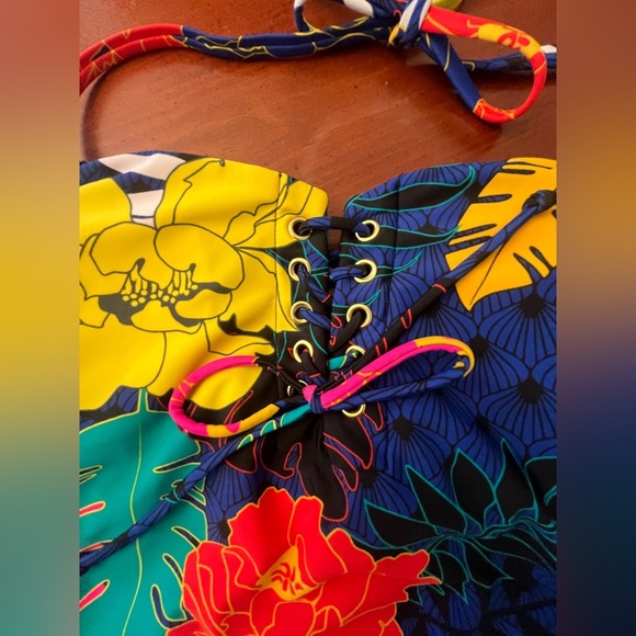 NWOT La Vie en Rose One Piece bathing suit Medium - Picture 2 of 7